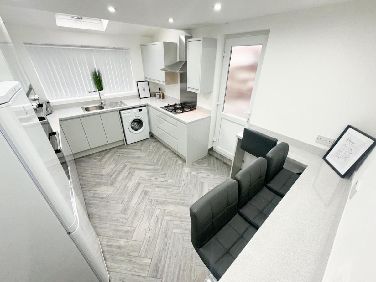 ליברפול Contractors Dream, 4 Bedroom 2 Bathroom מראה חיצוני תמונה