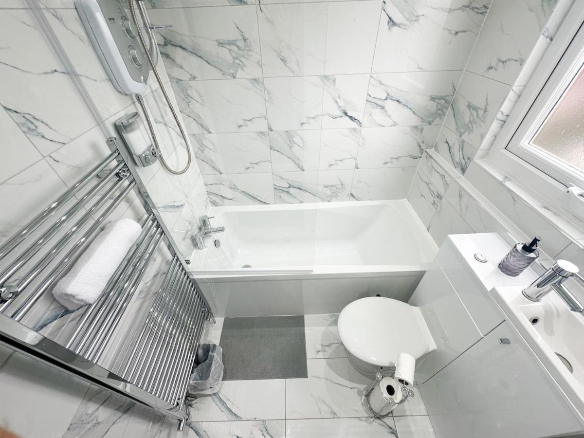ליברפול Contractors Dream, 4 Bedroom 2 Bathroom מראה חיצוני תמונה