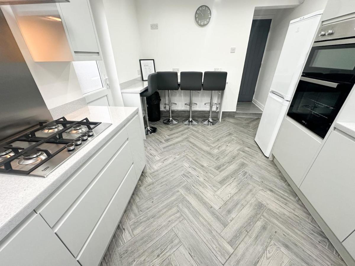 ליברפול Contractors Dream, 4 Bedroom 2 Bathroom מראה חיצוני תמונה