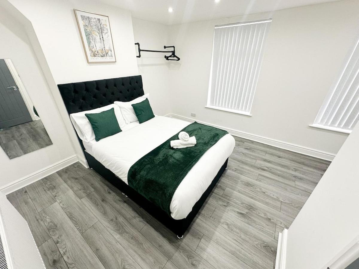 ליברפול Contractors Dream, 4 Bedroom 2 Bathroom מראה חיצוני תמונה